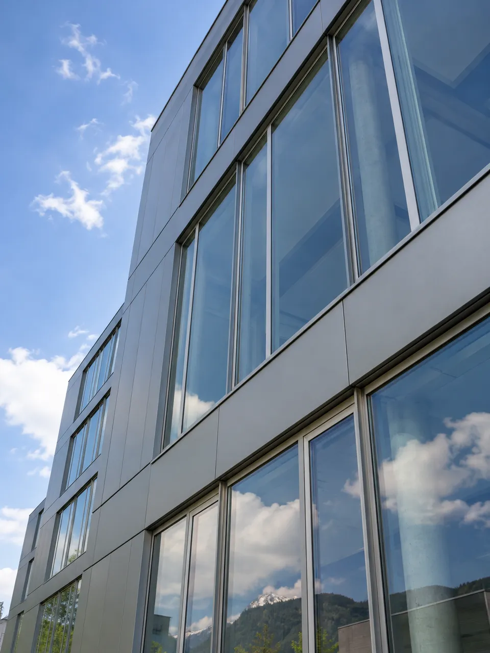 Example image: facade and glass cleaning